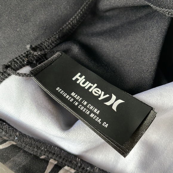 Hurley Palm Party bodysuit NWOT size Small - Picture 8 of 10